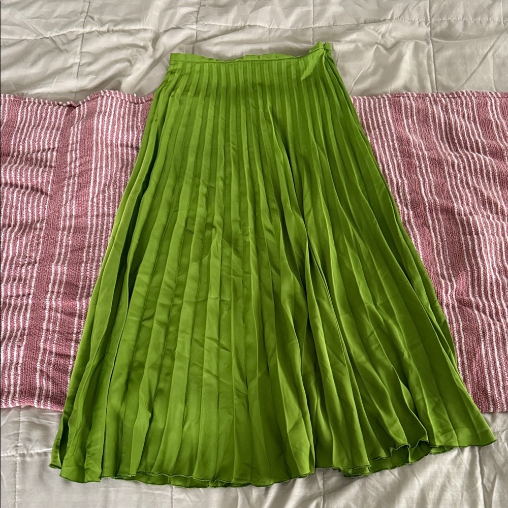 Zara Vibrant Green A-Line Pleated Skirt